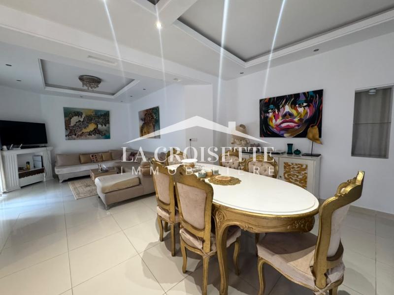 Rez-de-chaussée de villa S+4 semi-meublé à La Marsa